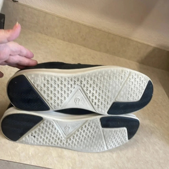 Ugg Hepner Black Woven Suede Sneakers - Picture 6 of 9